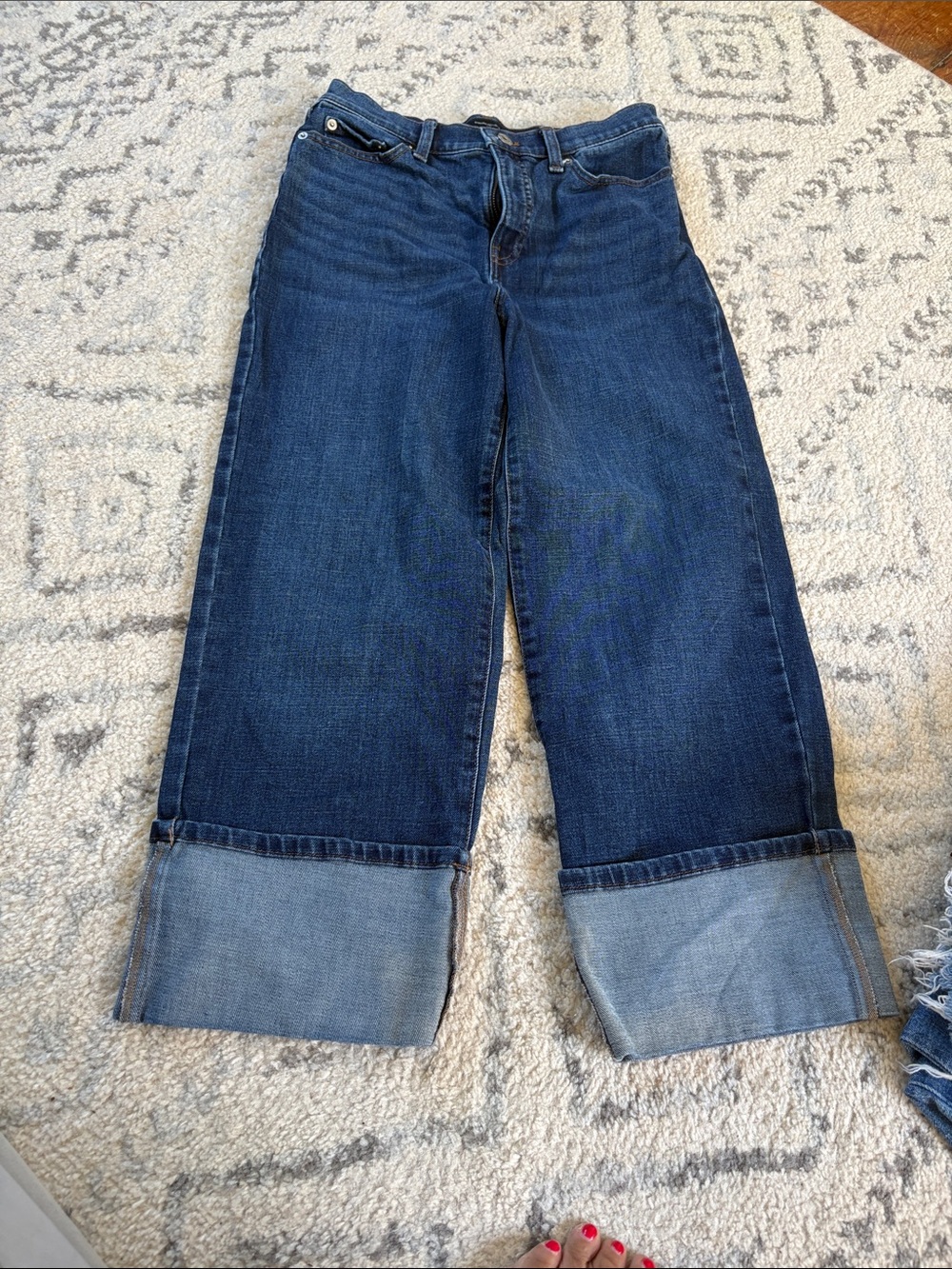 Women's straight  Leg Cuffed Jeans - Dark Blue